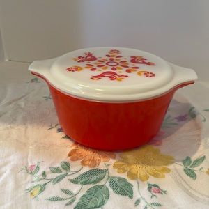 Vintage Pyrex 1 1/2 qt casserole, Friendship